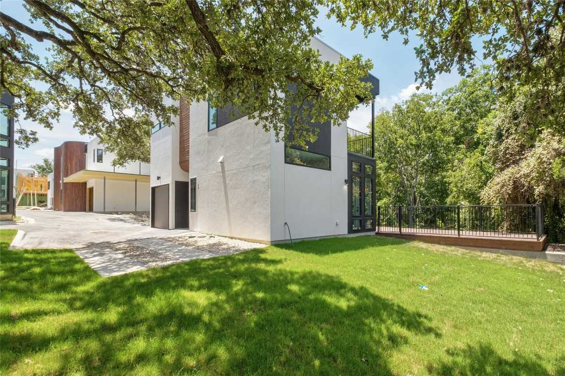 photo 3: 219 Lessin Lane Unit 11, Austin TX 78704