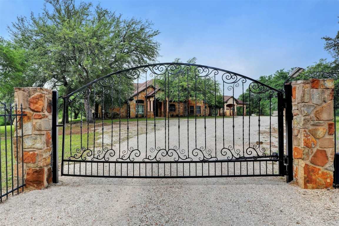 photo 3: 101 King Ranch Road, Liberty Hill TX 78642