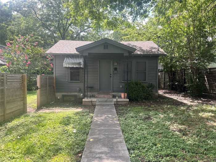 photo 1: 1609 Newton Street, Austin TX 78704