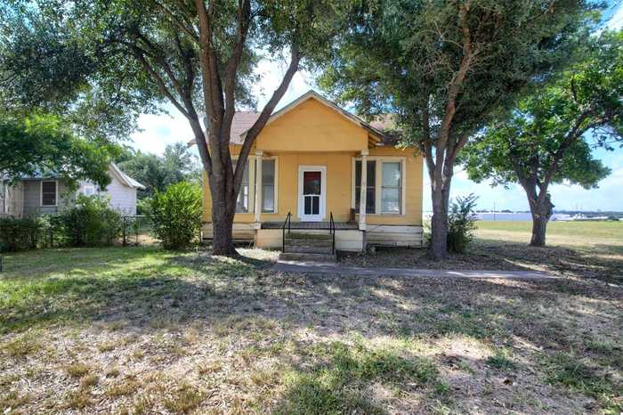 photo 1: 2313 W Lake Drive, Taylor TX 76574