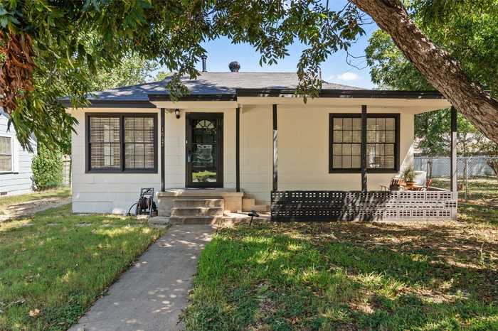 photo 1: 1812 Eckhardt Street, Taylor TX 76574