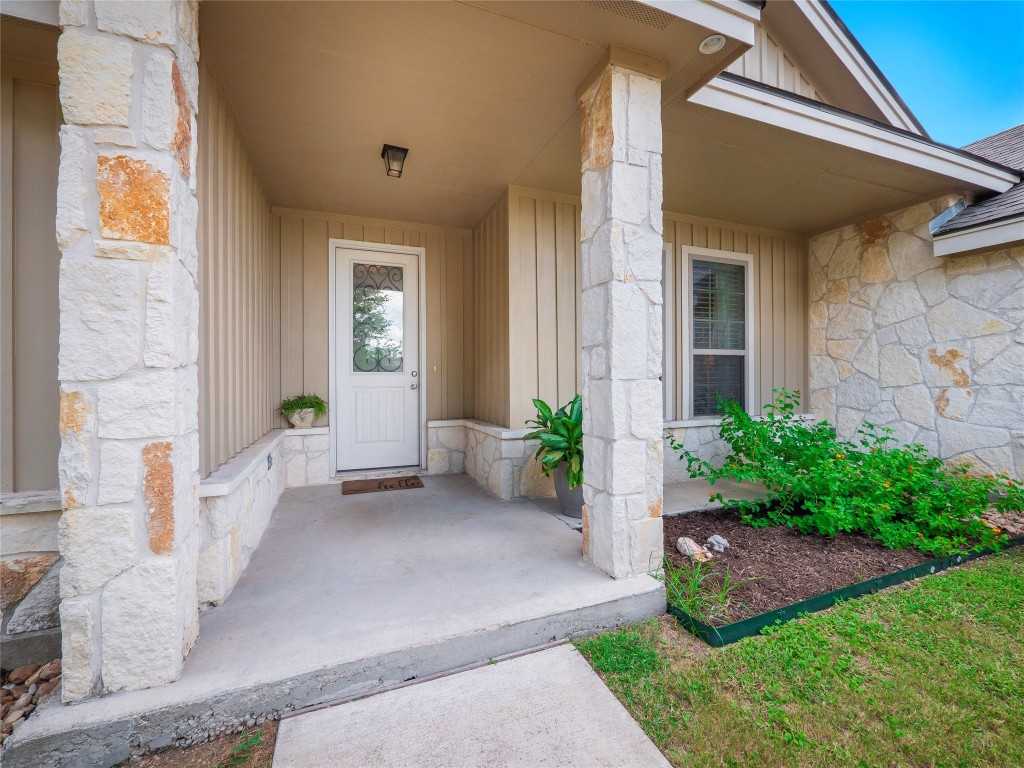 photo 3: 200 Buckingham Drive, Marble Falls TX 78654