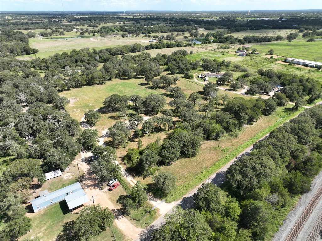 photo 2: 2372 County Road 118 Road, Giddings TX 78942