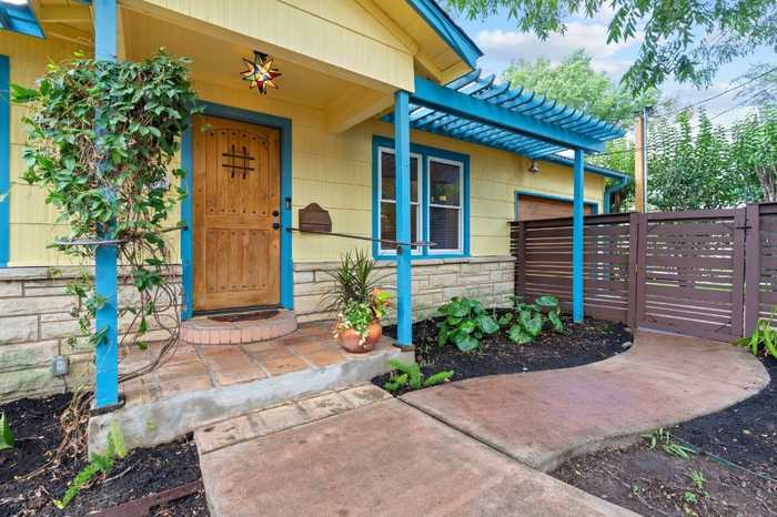 photo 1: 2605 W 10th Street, Austin TX 78703