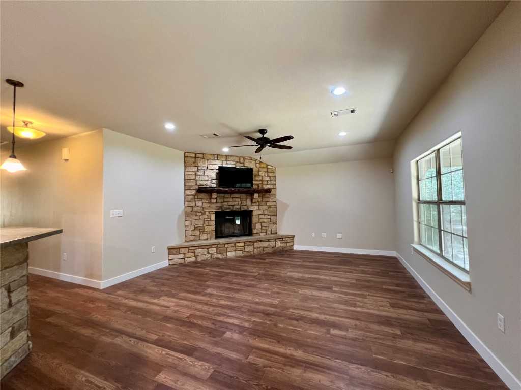 photo 3: 1095 Phillips Street, Lexington TX 78947