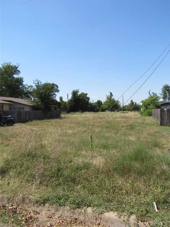 photo 3: 1310 Marshall Street, Taylor TX 76574