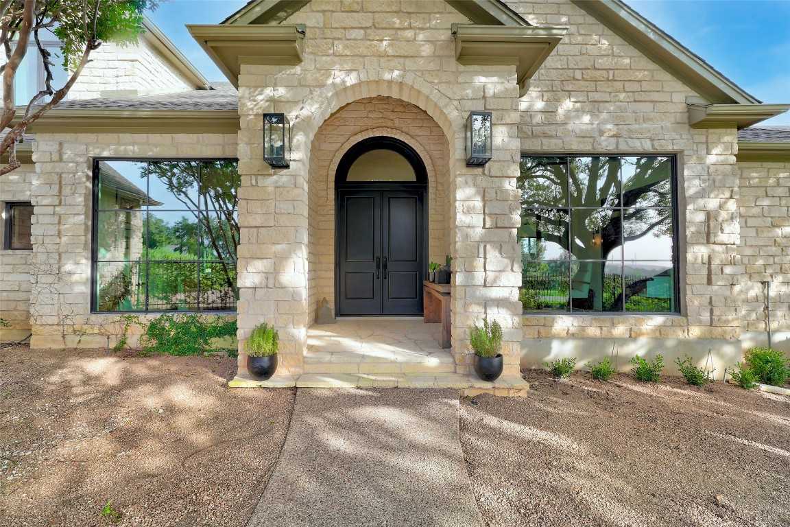 photo 2: 7501 Newhall Lane, Austin TX 78746