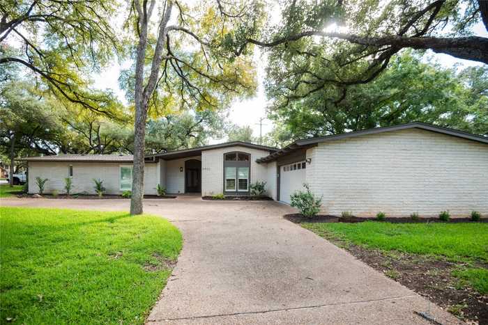 photo 24: 8400 Emerald Hill Drive, Austin TX 78759