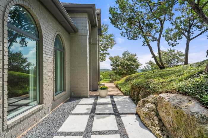 photo 2: 7887 Lakewood Drive, Austin TX 78750