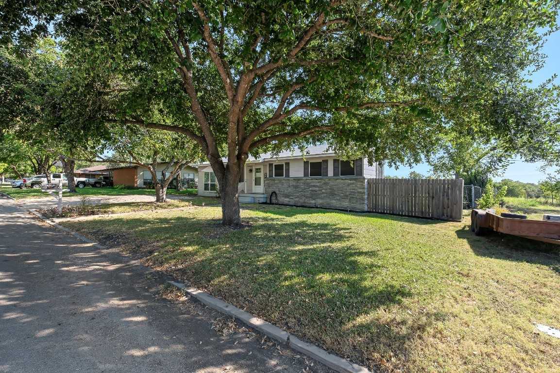 photo 2: 906 Debus Drive, Taylor TX 76574