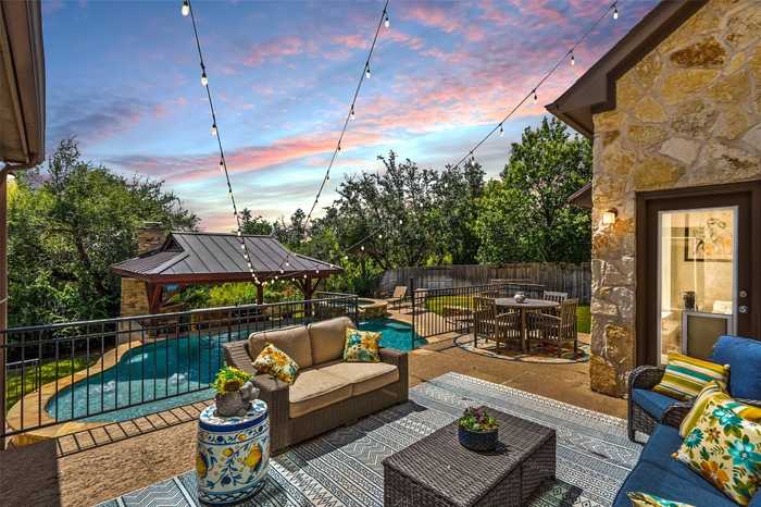 photo 2: 11909 Palisades Parkway, Austin TX 78732