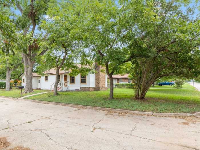 photo 19: 304 Thrall Avenue, Rockdale TX 76567