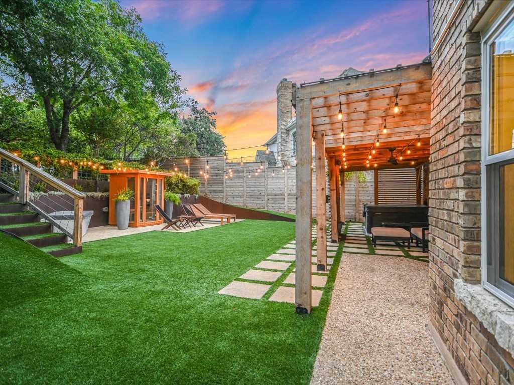 photo 2: 4009 Love Bird Lane, Austin TX 78730