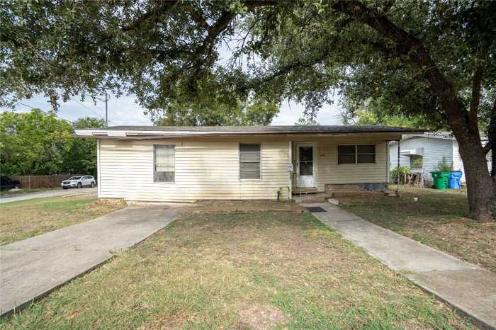 photo 1: 1816 Davis Street, Taylor TX 76574