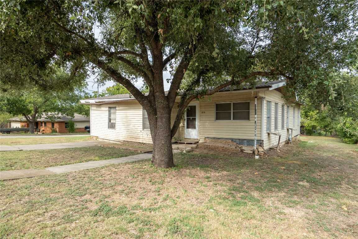 photo 3: 1816 Davis Street, Taylor TX 76574