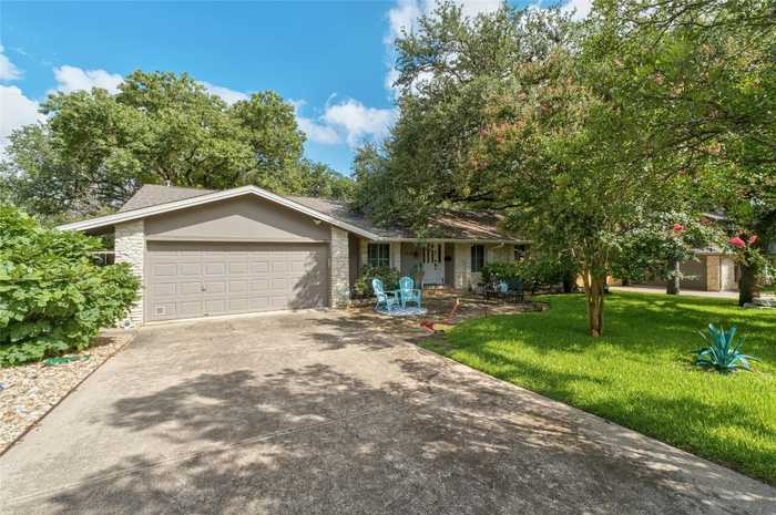 photo 2: 7110 Sungate Drive, Austin TX 78731