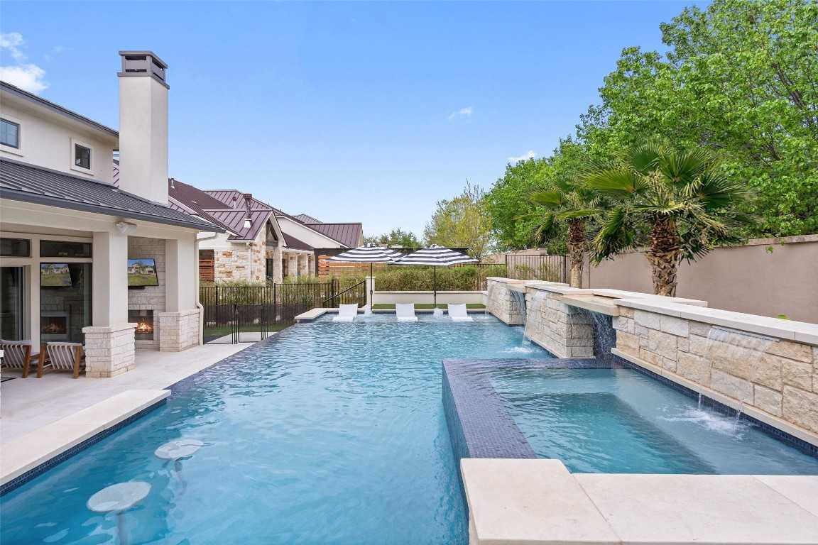 photo 2: 105 Bisset Court, Austin TX 78738