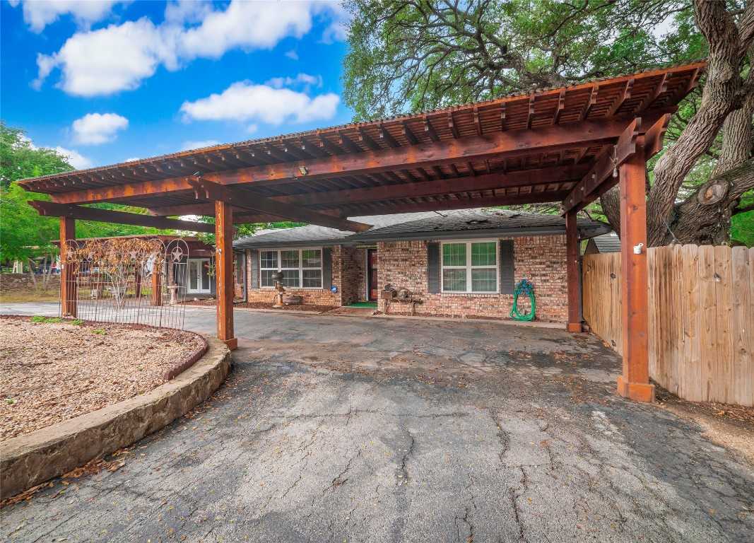 photo 2: 5303 Shady Oaks Circle, Kingsland TX 78639