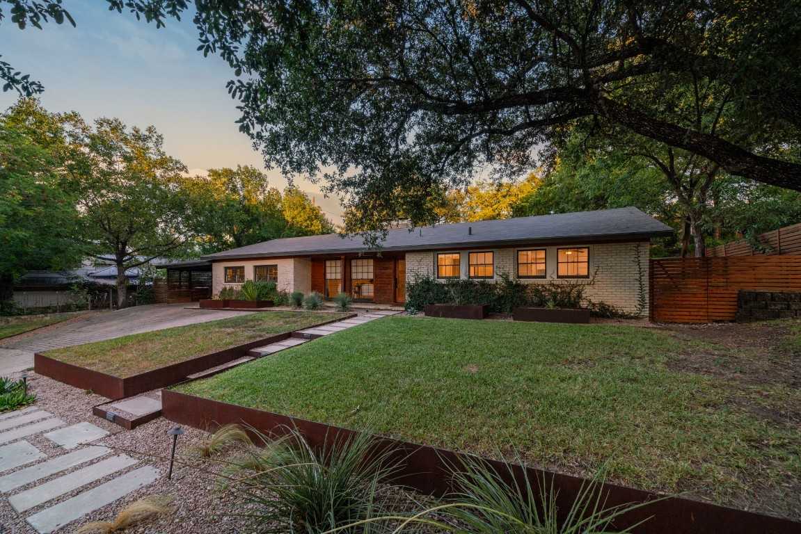 photo 1: 2703 Oakhaven Drive, Austin TX 78704