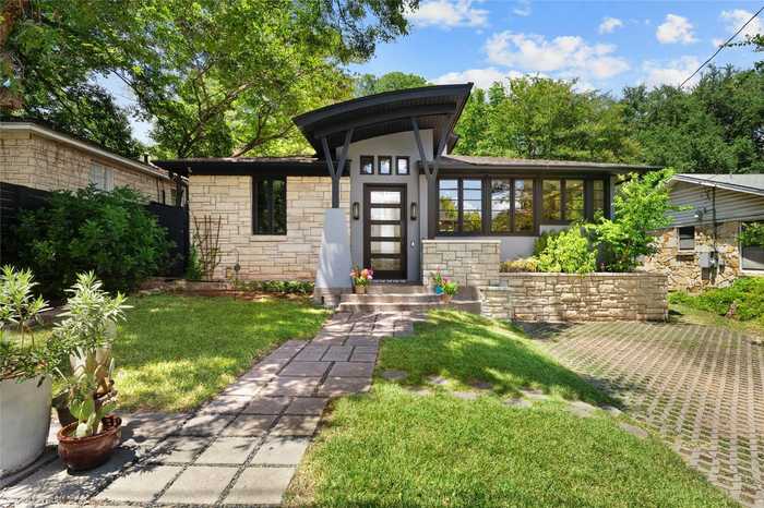 photo 1: 606 S 3rd Street, Austin TX 78704