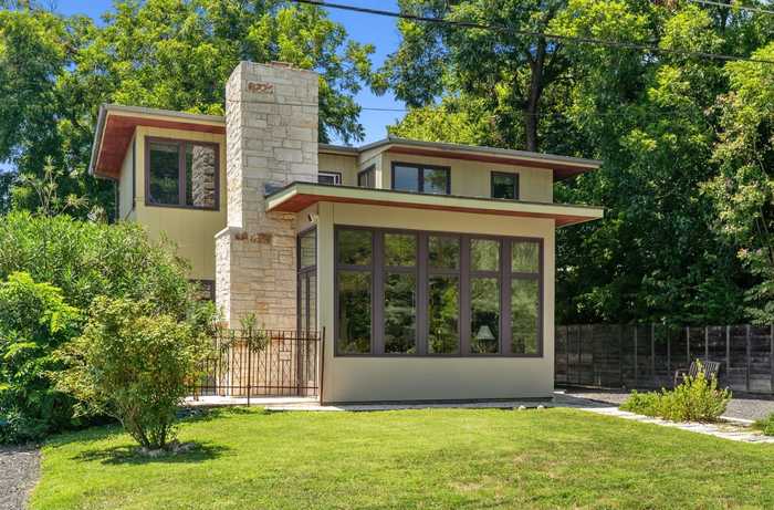 photo 2: 1611 Bauerle Avenue, Austin TX 78704