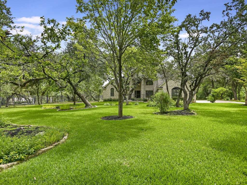 photo 2: 3503 Misty Creek Drive, Austin TX 78735