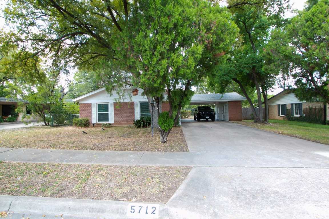 photo 2: 5712 Fairlane Drive, Austin TX 78757