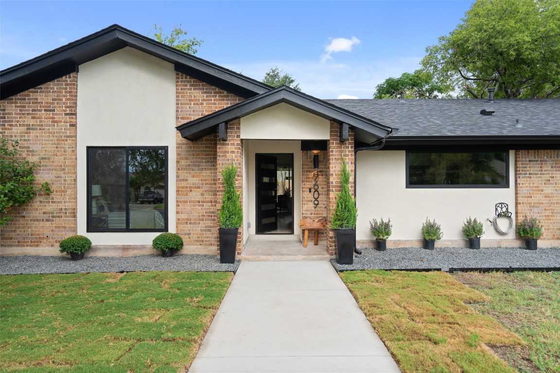 photo 1: 9609 Chukar Circle, Austin TX 78758