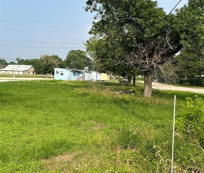 photo 4: 889 S Leon Street, Giddings TX 78942