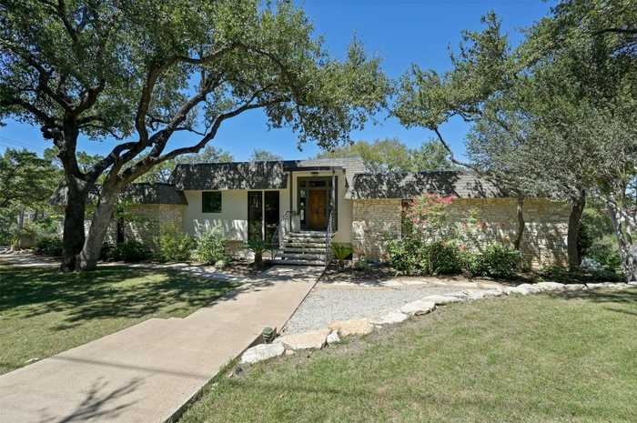 photo 1: 104 W Canyon Circle, Austin TX 78746