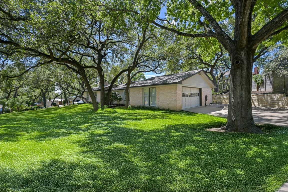 photo 2: 5800 Westslope Drive, Austin TX 78731