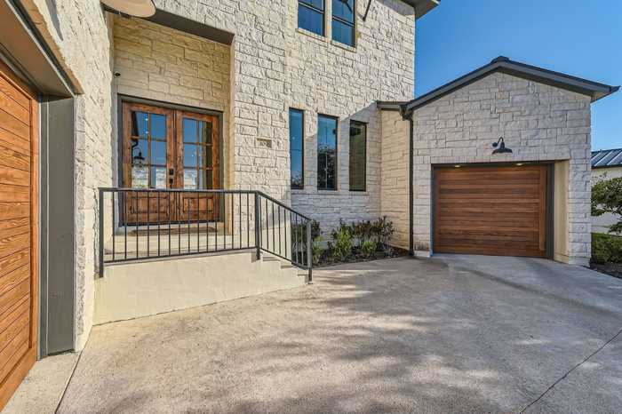 photo 2: 309 Sweet Grass Lane, Austin TX 78738