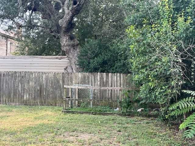 photo 3: 105 W Ninth Street, Flatonia TX 78941