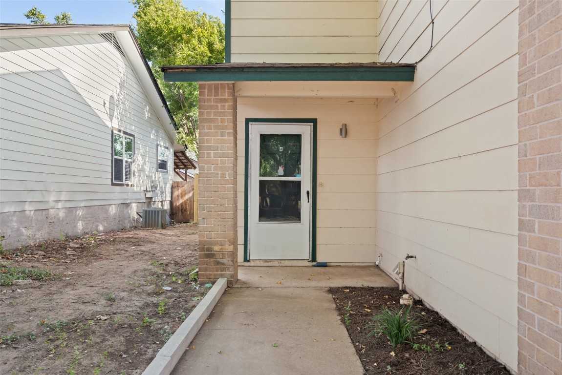 photo 2: 11435 Ptarmigan Drive, Austin TX 78758