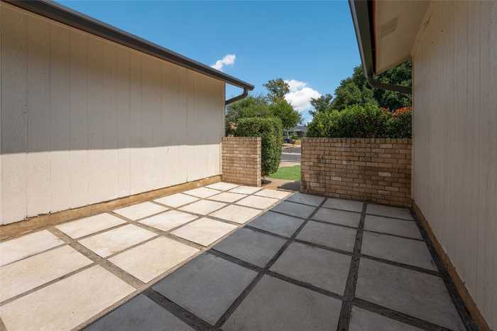 photo 2: 11006 Blossom Bell Drive, Austin TX 78758