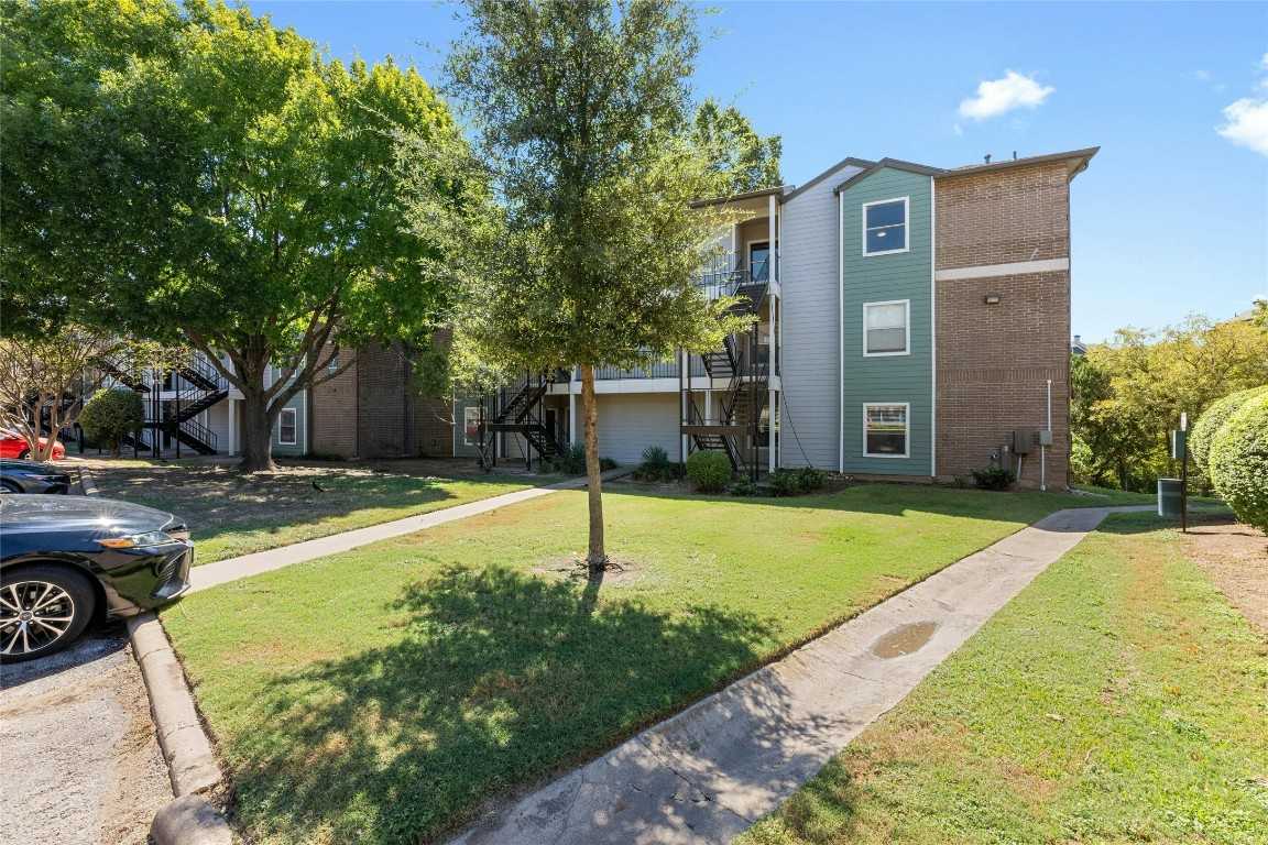 photo 1: 12166 Metric Boulevard Unit 372, Austin TX 78758