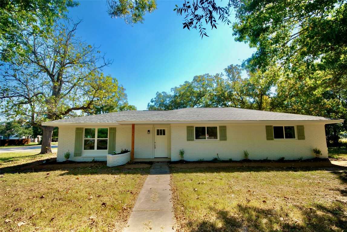 photo 1: 316 N Penn Street, Flatonia TX 78941