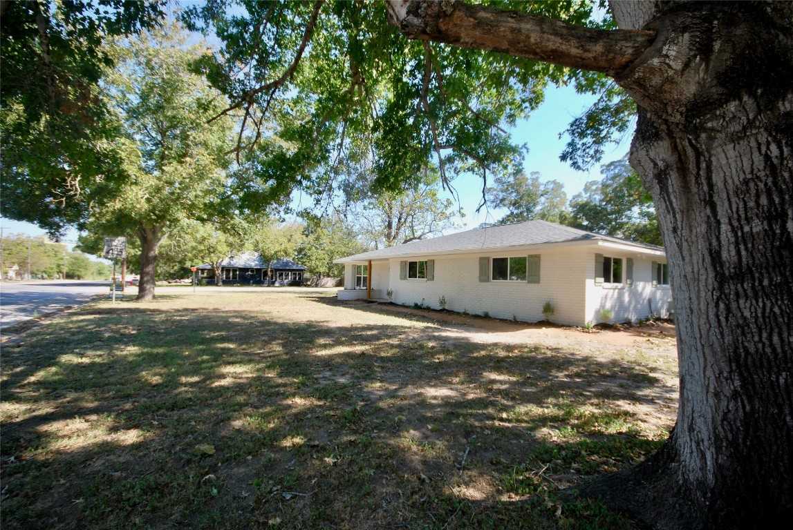 photo 3: 316 N Penn Street, Flatonia TX 78941