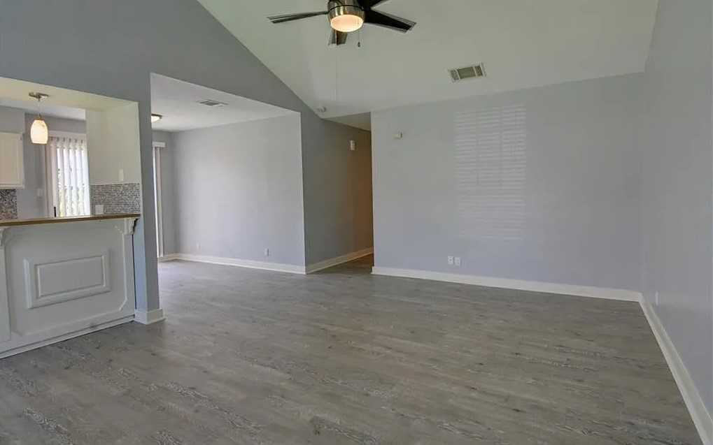 photo 3: 10712 Lanshire Drive, Austin TX 78758