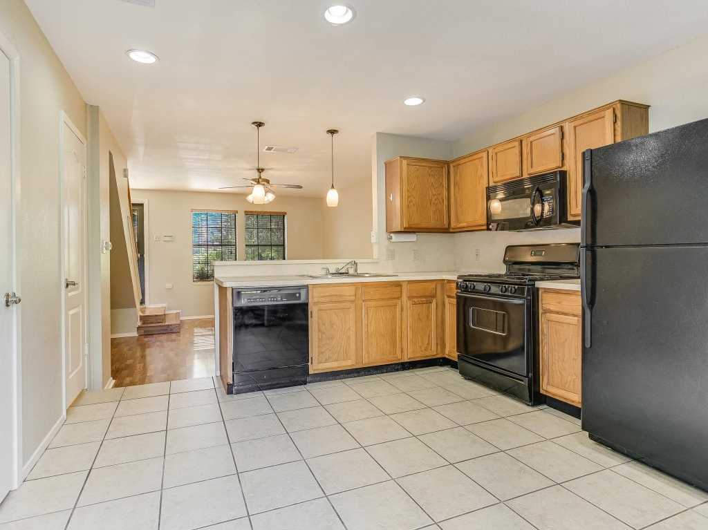 photo 3: 11901 Swearingen Drive Unit 90, Austin TX 78758