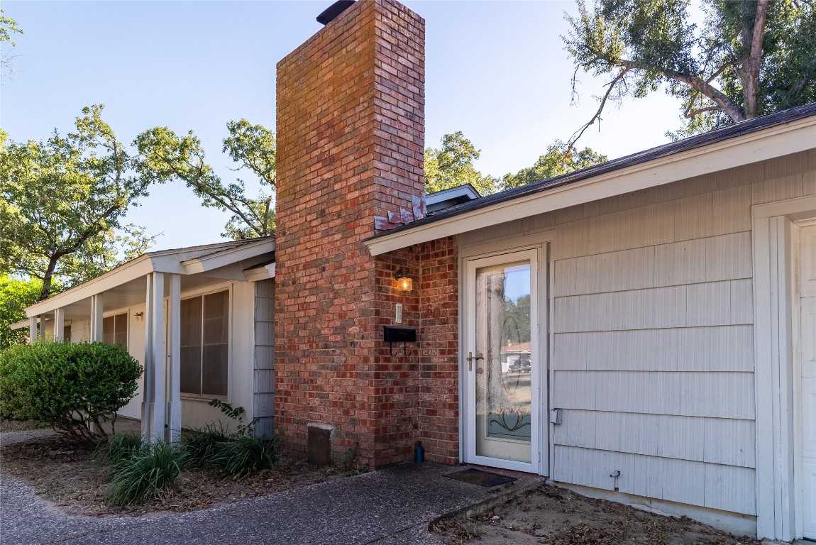 photo 2: 603 Calhoun Drive, Rockdale TX 76567