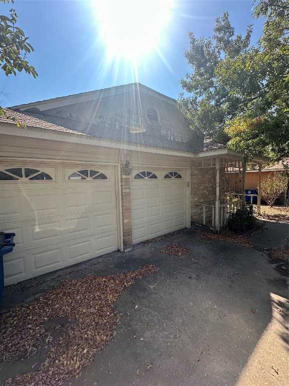 photo 3: 12313 Emery Oaks Road, Austin TX 78758