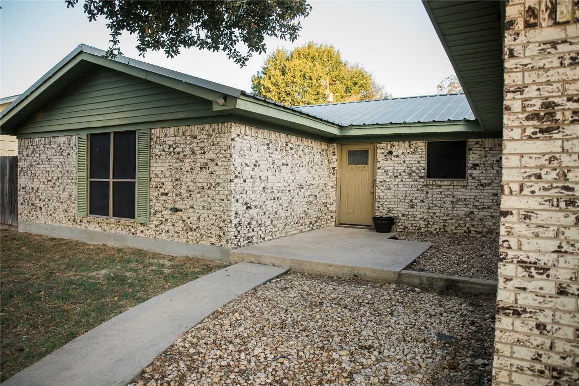 photo 2: 2112 Vogel Avenue, Rockdale TX 76567