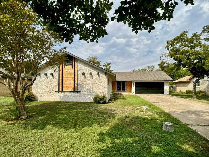 photo 2: 9004 W Pointer Lane, Austin TX 78758