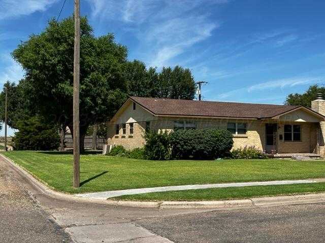 photo 3: 106 Kentucky Street, Perryton TX 79070