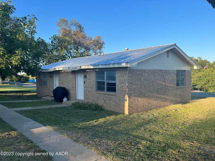 photo 1: 906 Birch Street, Canadian TX 79014