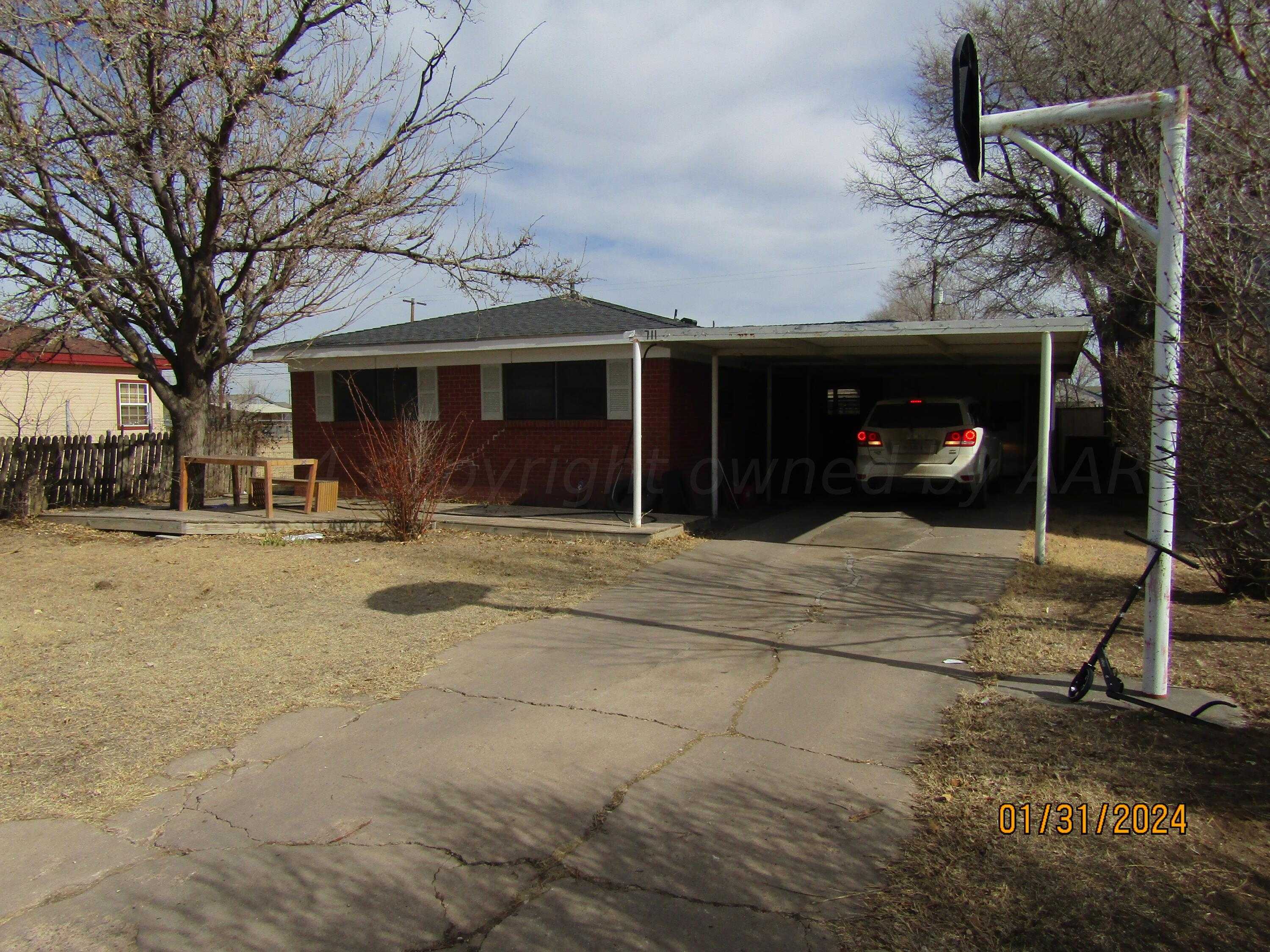 photo 2: 711 Ave Q, Sunray TX 79086