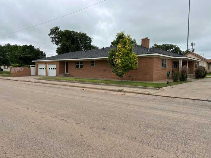 photo 2: 420 Chestnut Street, Stratford TX 79084