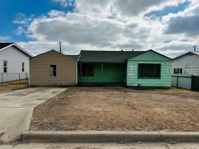 photo 1: 119 Cottonwood Street, Borger TX 79007