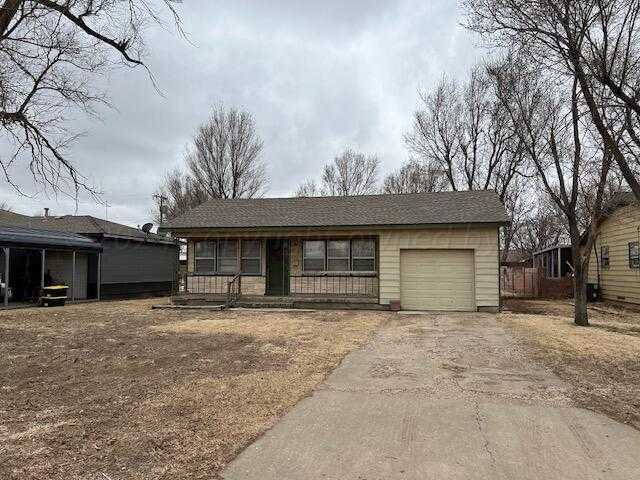 photo 2: 1004 Haney Street, Spearman TX 79081